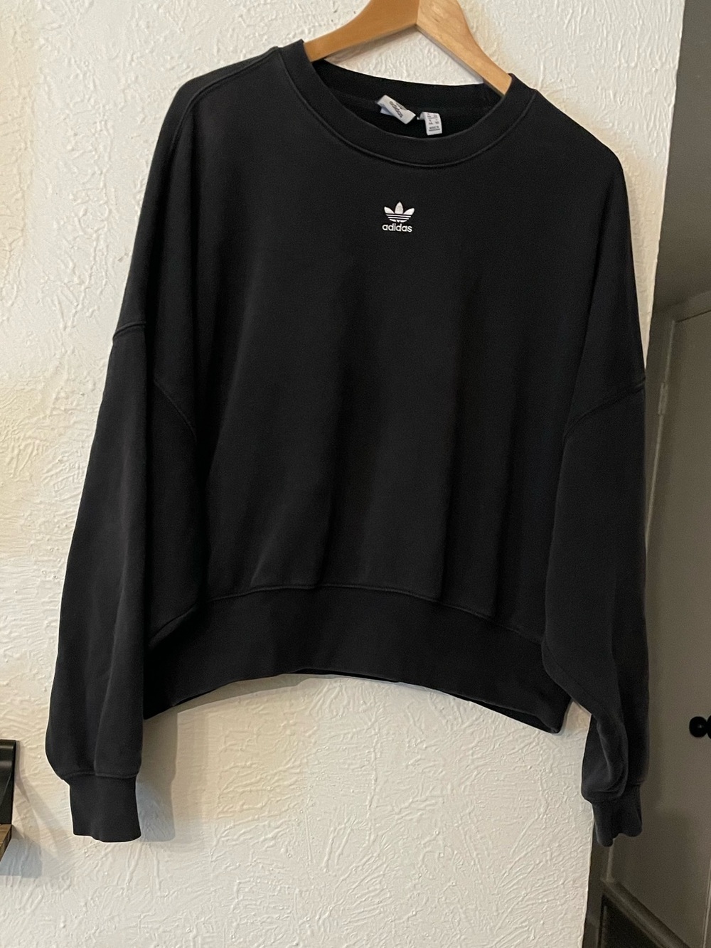 Adidas Black Essentials cropped crewneck sweatshirt Large